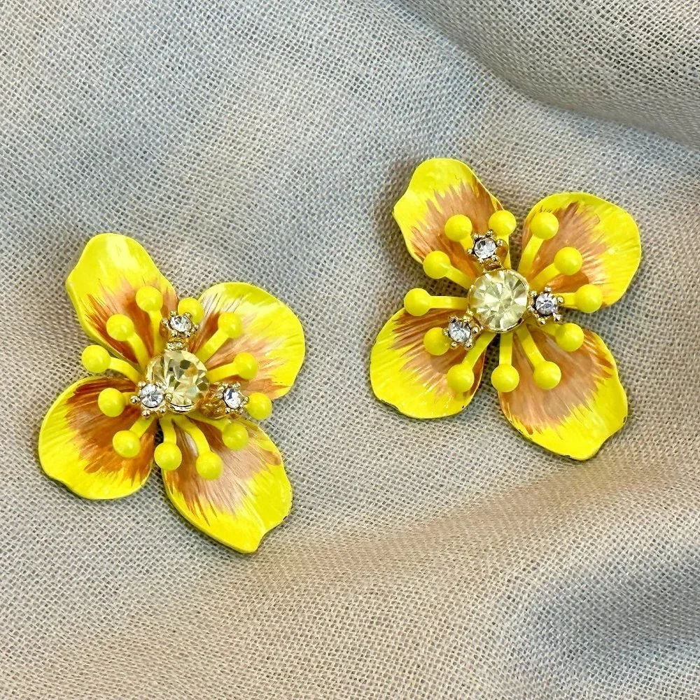 Vintage yellow flower enamel and crystal earrings - Picture 1 of 2